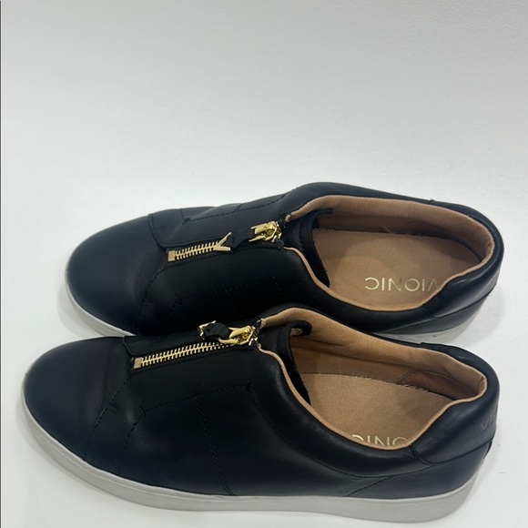 Vionic Ellis Black sneakers size 7.5 - Picture 1 of 9